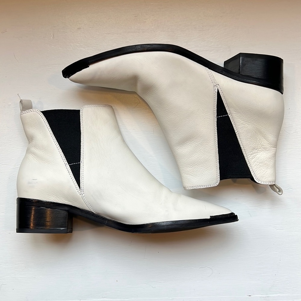 Marc Fisher Yale Womens Pointed Toe Chelsea Boot